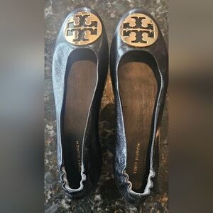 Tory Burch Claire Ballet Flat - Black / Gold - Size 9 - Excellent condition